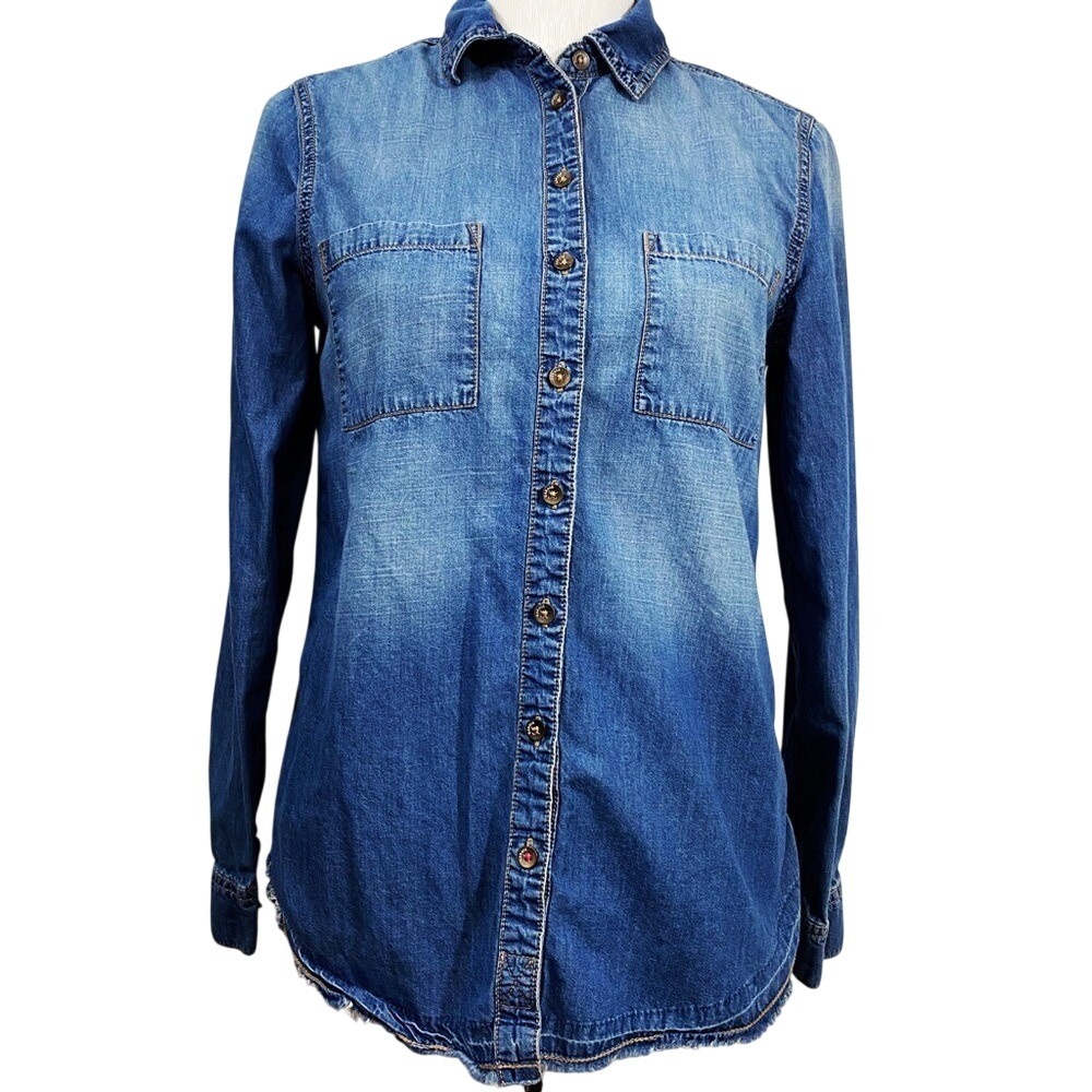 Garage Women Blue Denim Tunic Shirt Button Down Frayed Hem Medium Wash‎ Small